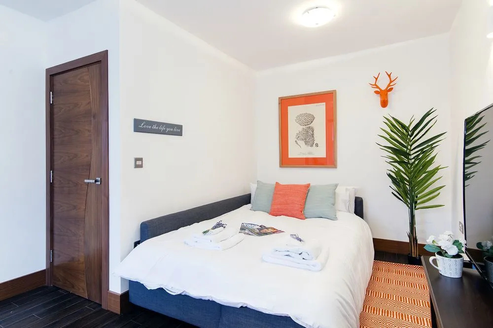 FG Property - The Holland Road Residence III