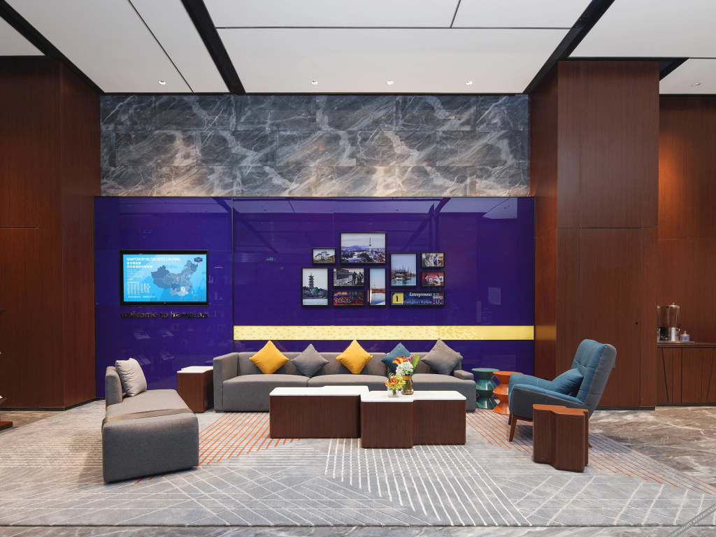 Lobby & Reception