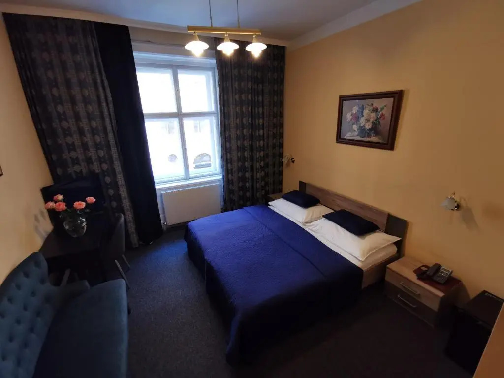 Classic Double room (full double bed)