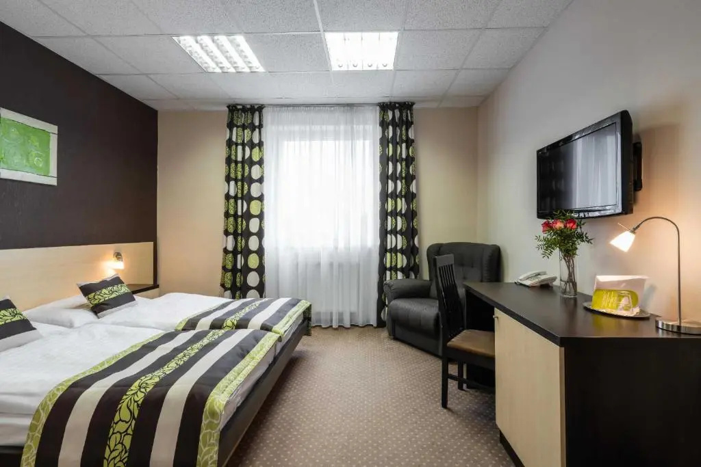 Standard Double room (full double bed)
