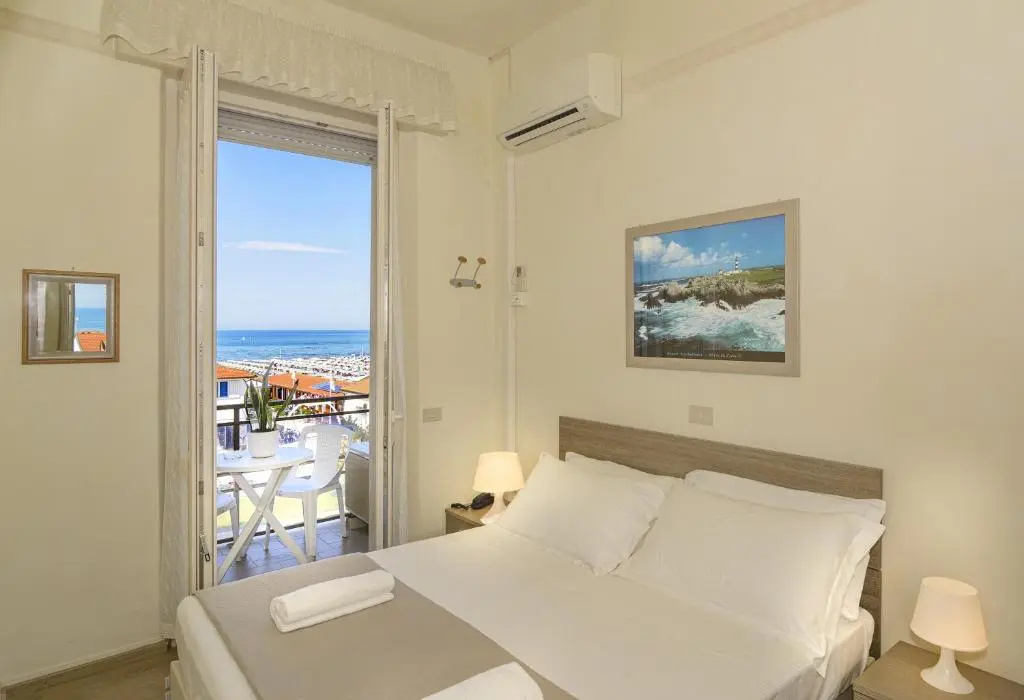 Standard Double room with balcony and with sea view (full double bed)