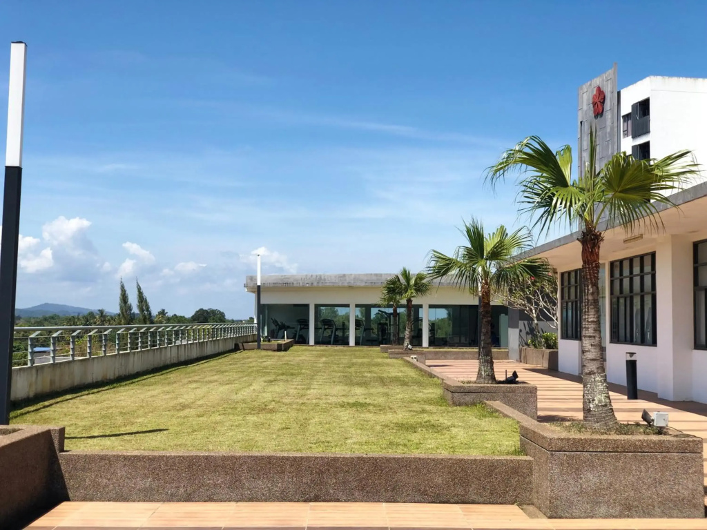 SWISS GARDEN RESIDENCE Beach Resort LUXURY apartment & FaMiLy SUITE