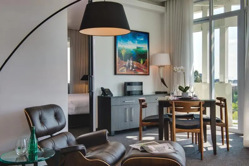 Point Hotel - Chambres