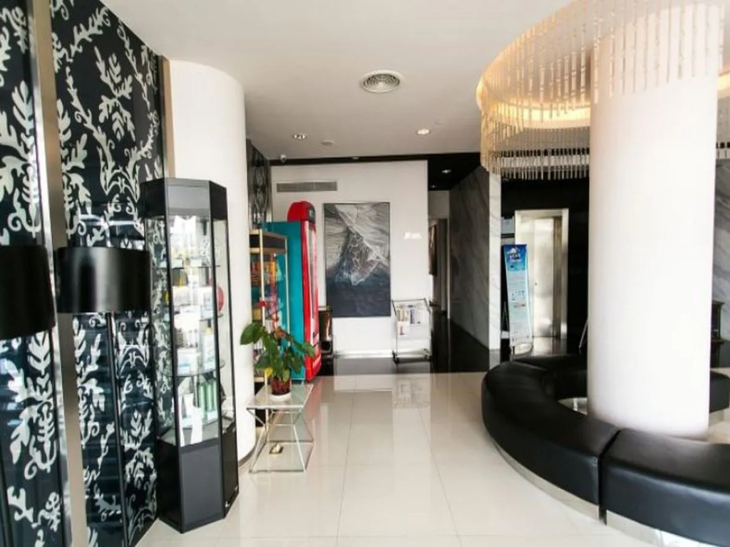Lobby & Reception