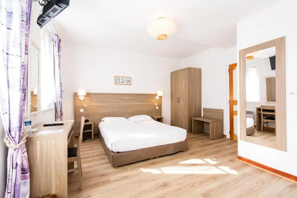 Superior Double room (full double bed)