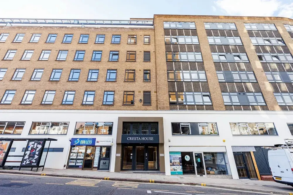 Modern 1 Bed Flat in Town Centre - Free Wifi