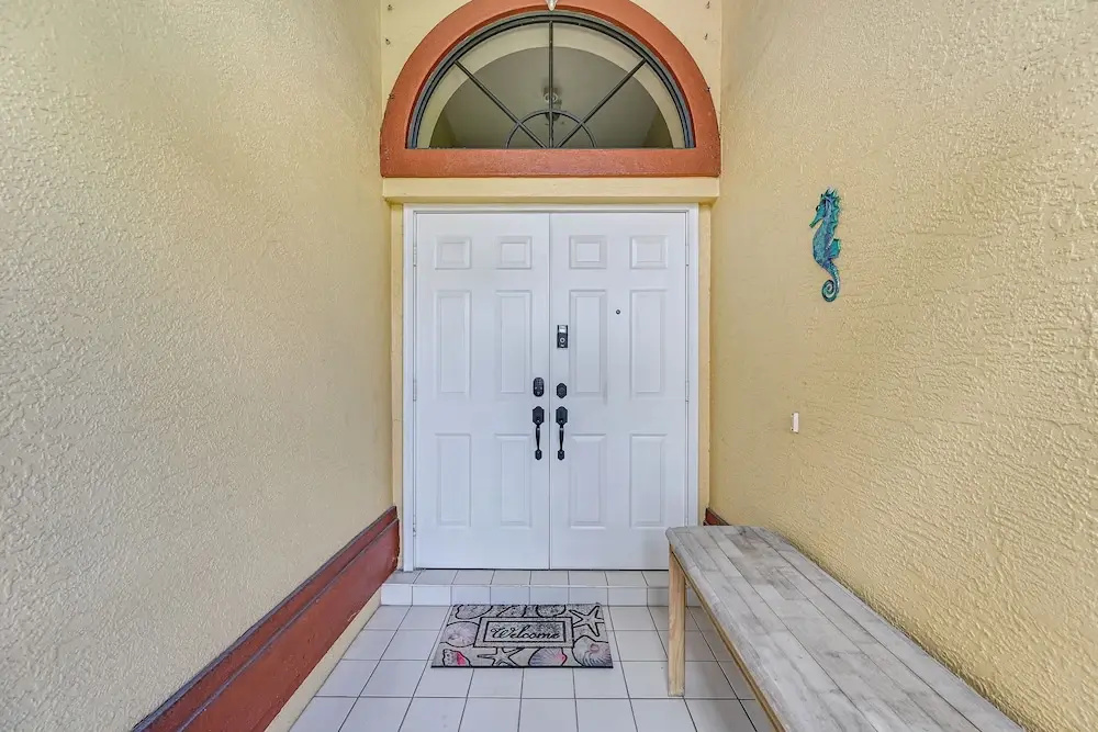 Waterfront Cape Coral Home: Views & Birdwatching