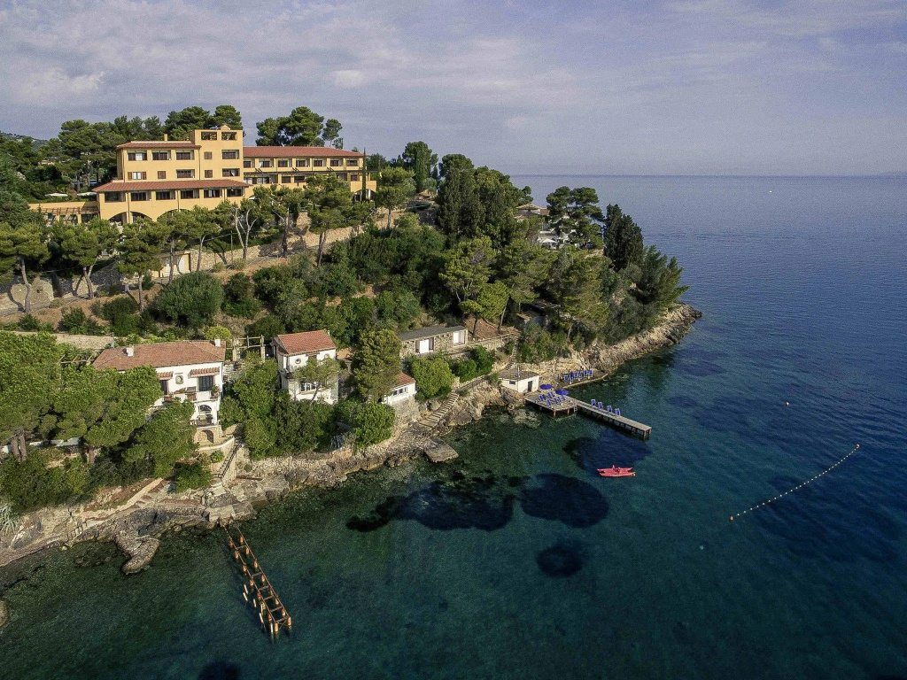 Beach & Waterfront