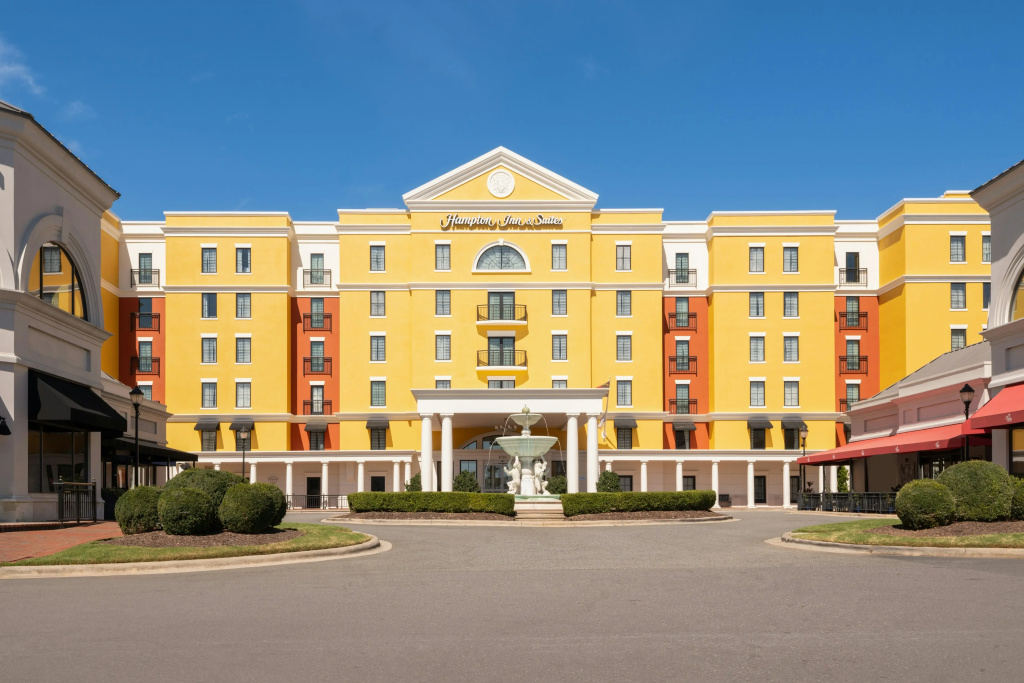 Hampton Inn & Suites Charlotte/South Park at Phillips Place