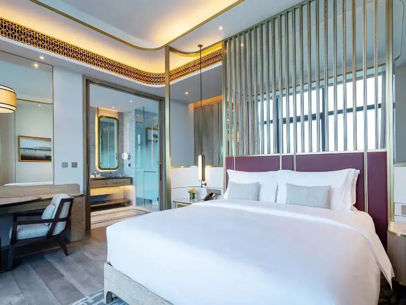 Standard Double room with city view (full double bed)