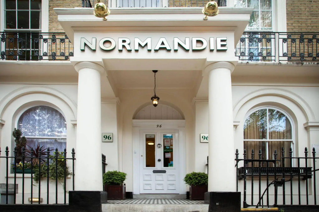 Normandie Hotel — фото