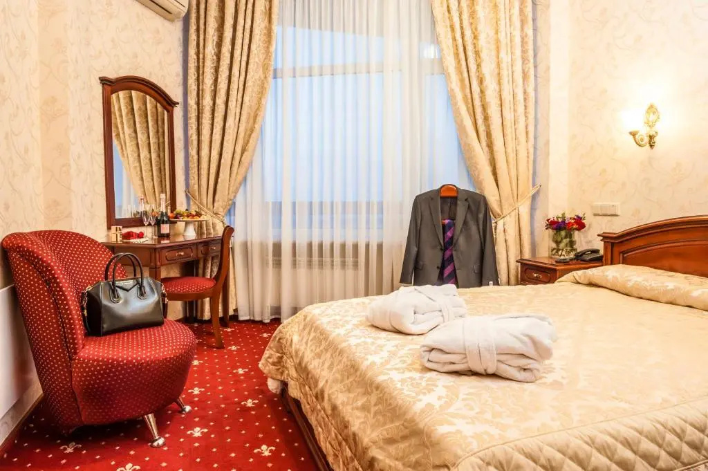 Deluxe Double room (full double bed)