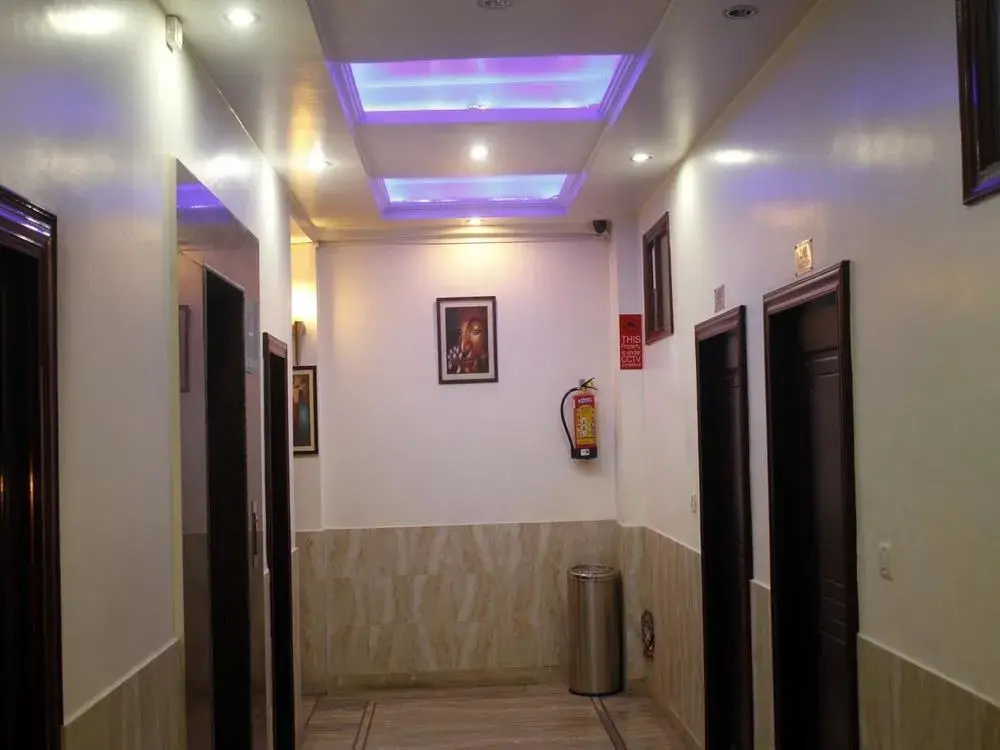 Lobby & Reception