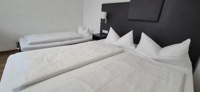 Melvi Hotel Goeppingen - Chambres