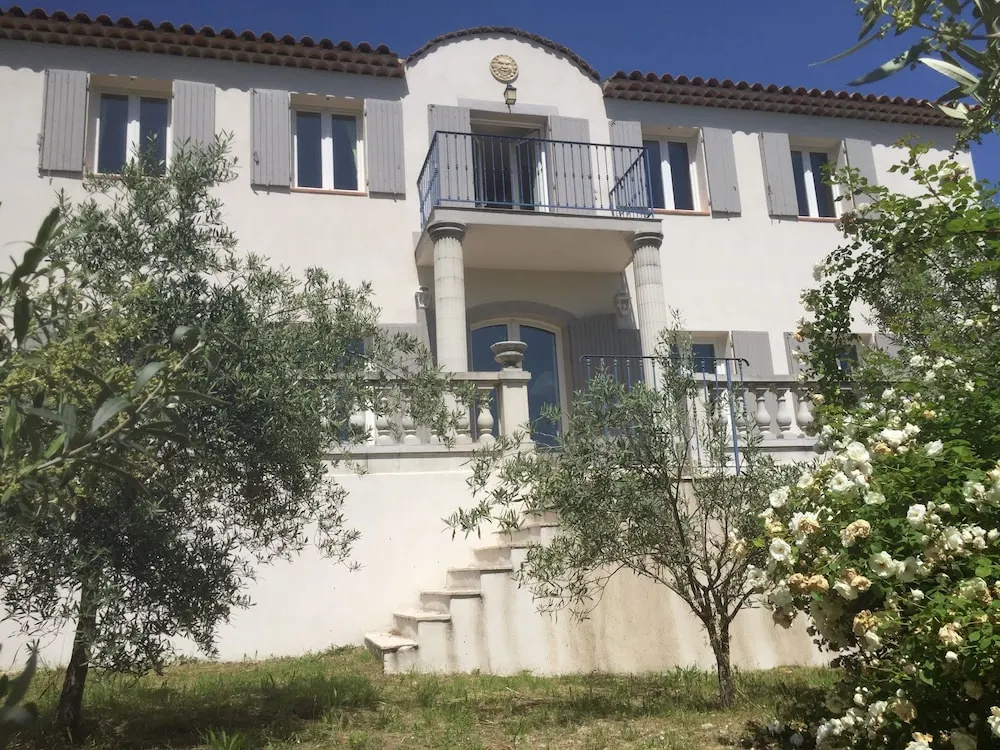 Voir la photo 1 — Bastide De Valvérane
