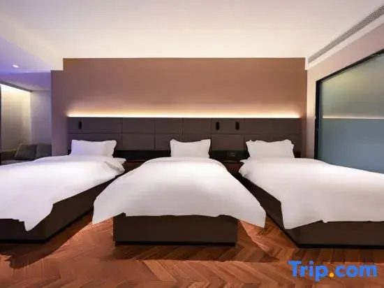 Premium Triple room