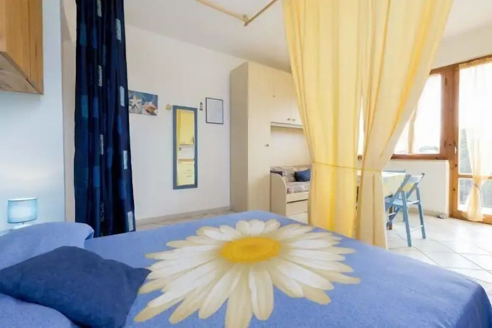 Studio with balcony and with partial sea view