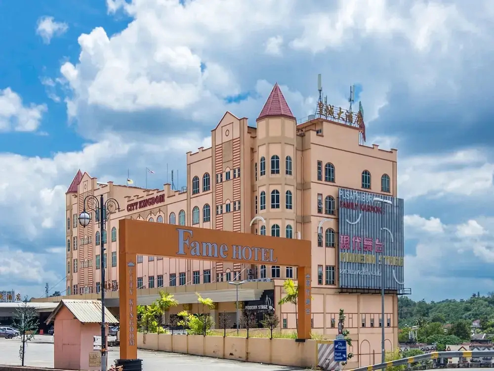 OYO 776 Fame hotel