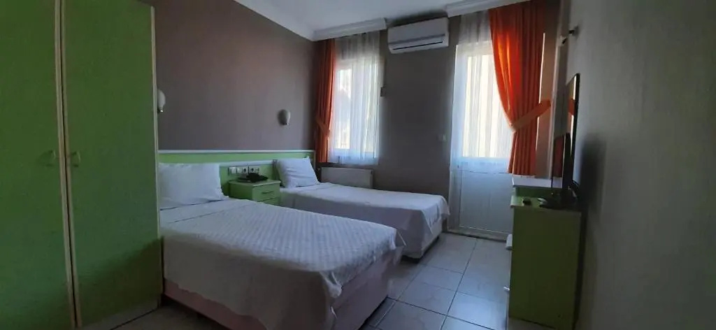 Standard Double room with garden view (twin beds)