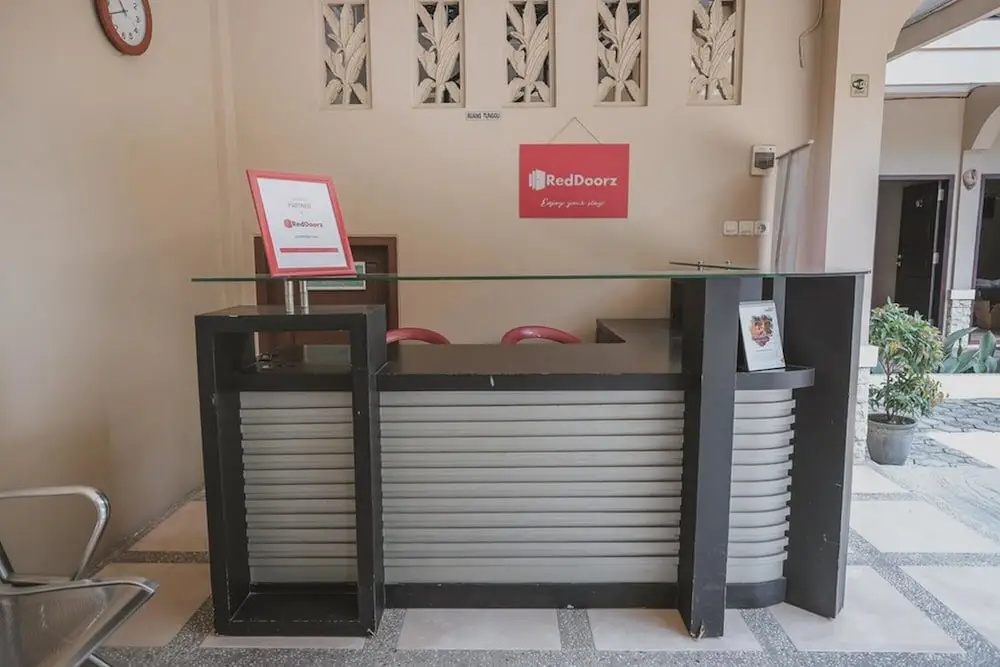 RedDoorz Syariah near Jamtos Jambi 2