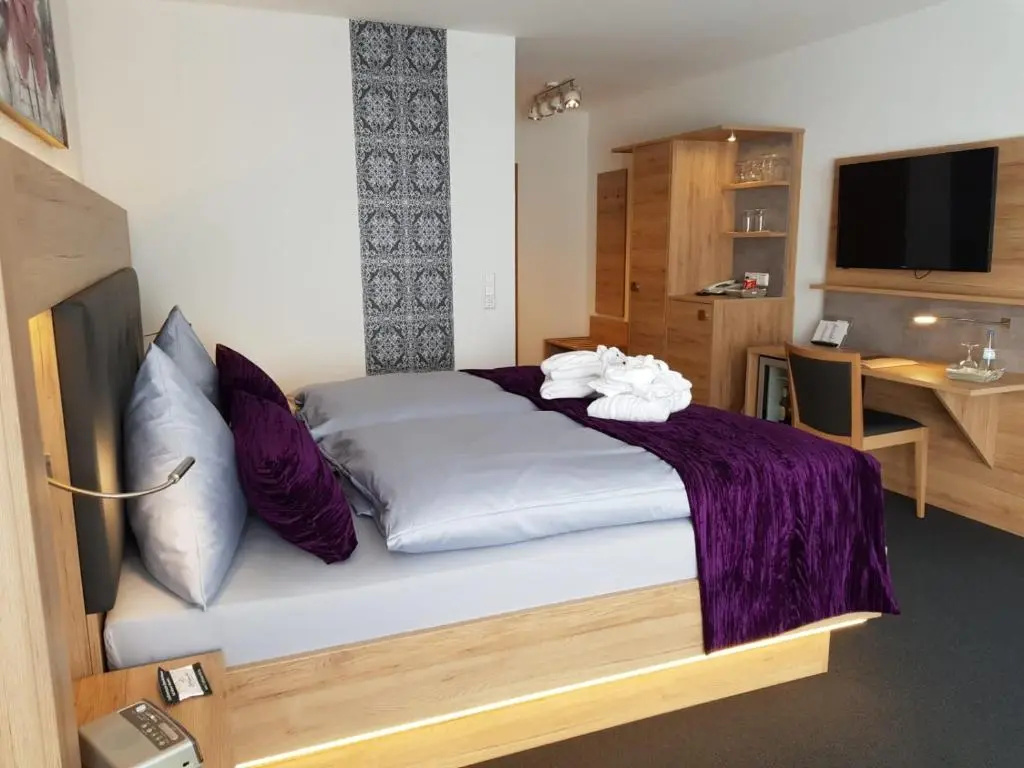 Standard Double room (full double bed)