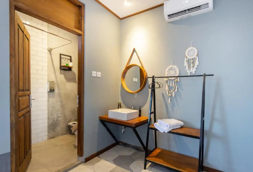 Deluxe Double room (full double bed)