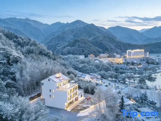 Ningguo See You Tomorrow 360° Panorama · Summer Creek Hiking · Family Courtyard in Xuancheng