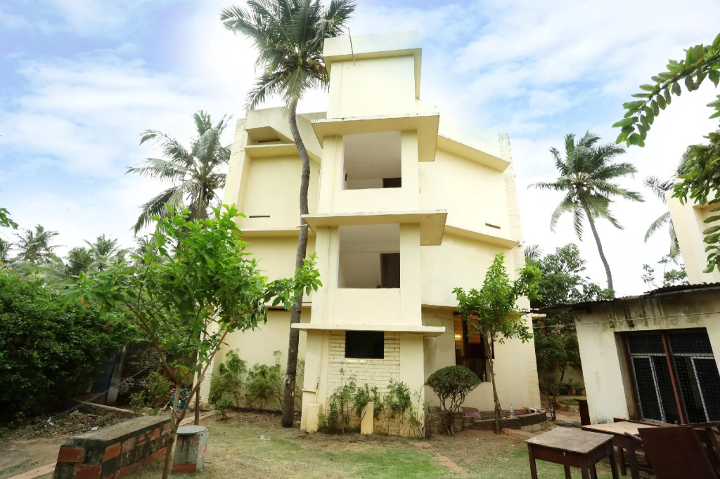 SPOT ON 76848 Hotel Samruddhi Residency
