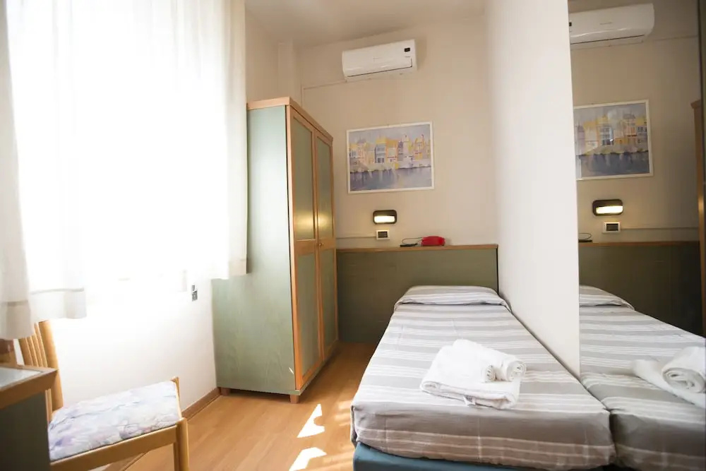 Standard Double room with balcony (twin beds)