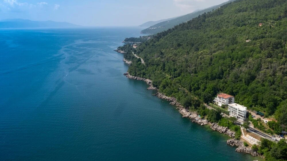 Beach & Waterfront