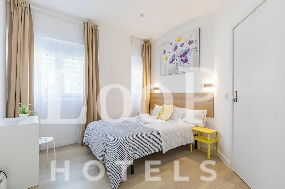 Double room (full double bed)
