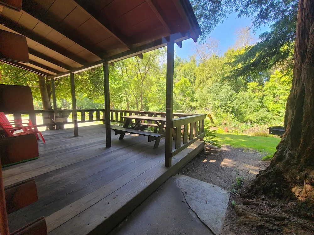 1 Bedroom Deluxe Cottage with river view