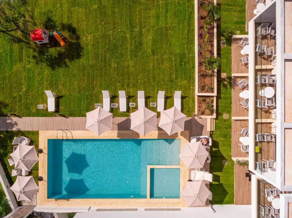 B&D Luxury Suites