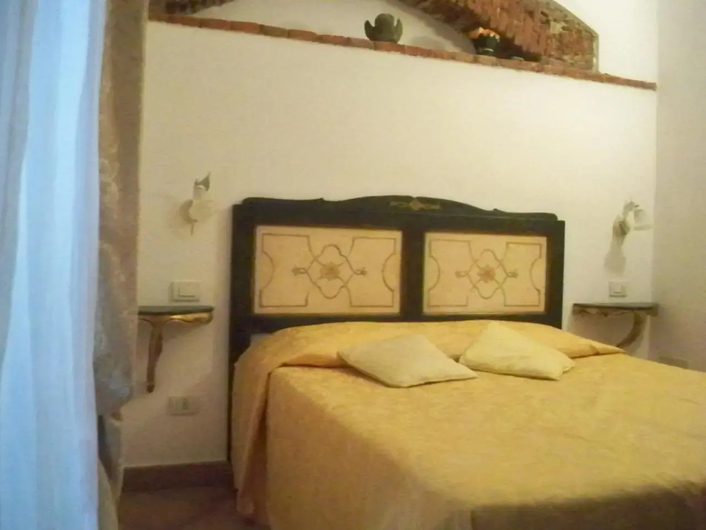 Piazza Massola 2 Apartment