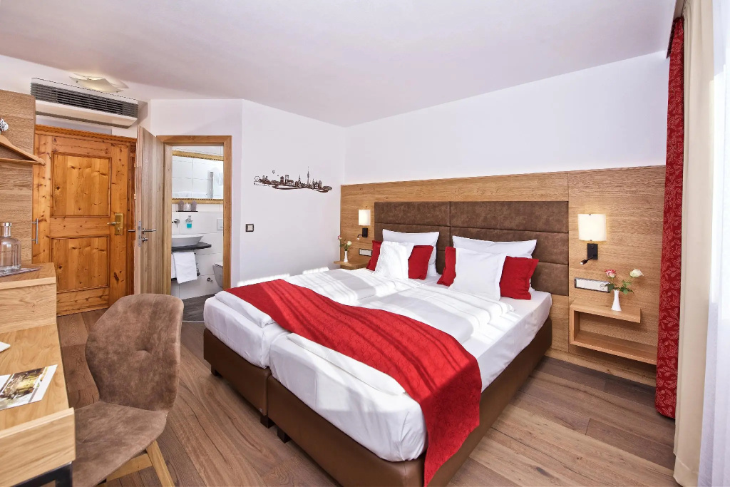 Superior Double room (full double bed)