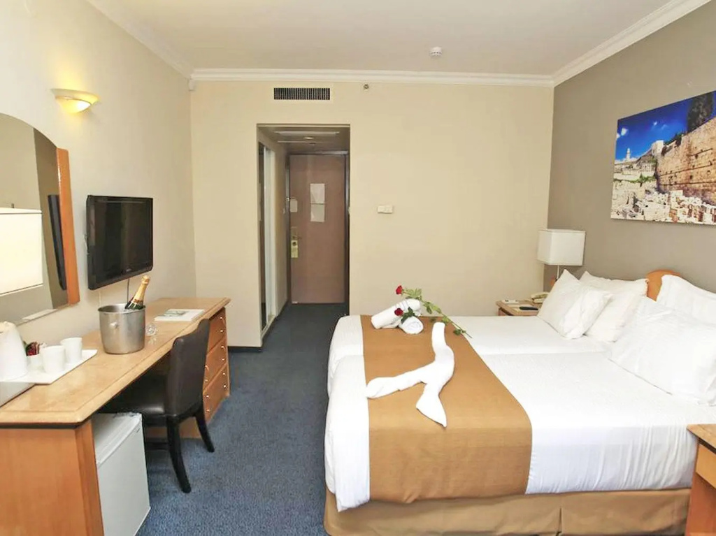 Superior Double room (full double bed)