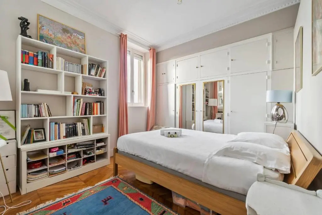 Stylish Vintage 3BR Apartment in Le Marais by GuestReady - Chambres
