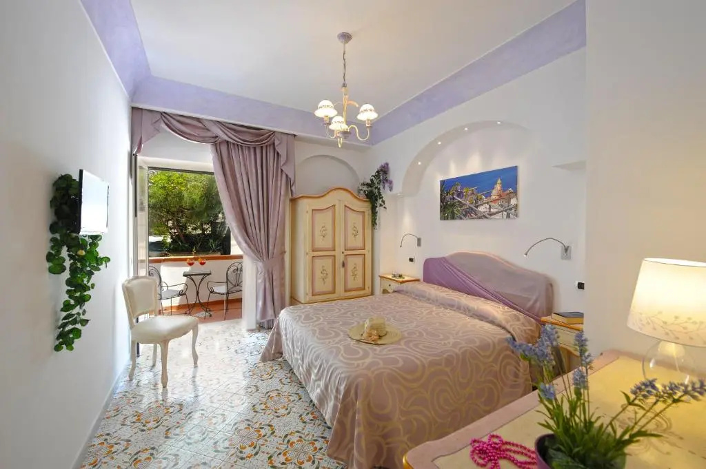 Standard Double room with balcony and with partial sea view (full double bed)