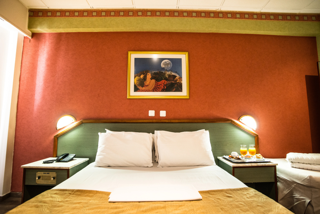 Отель Argo Hotel в Пирее