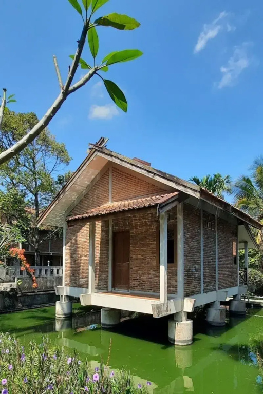 2 Bedrooms Quadruple Cottage