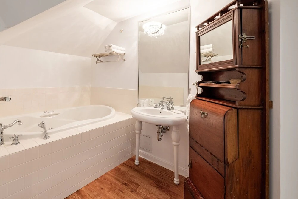 Monroe House Executive Suites - Chambres