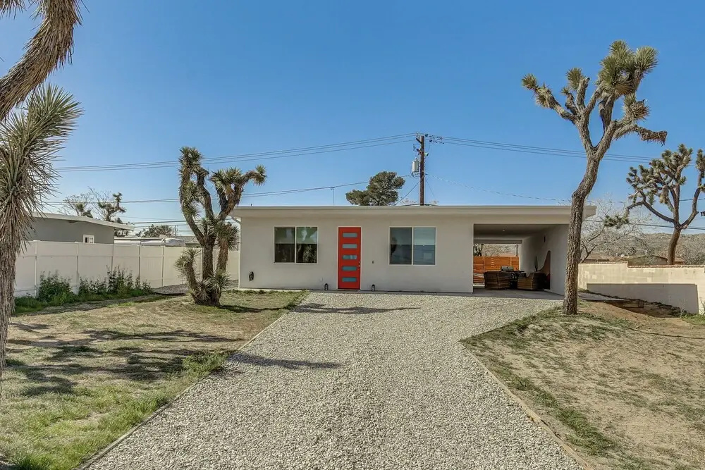 9 Mi to Joshua Tree! Desert Retreat w/ Fire Pit