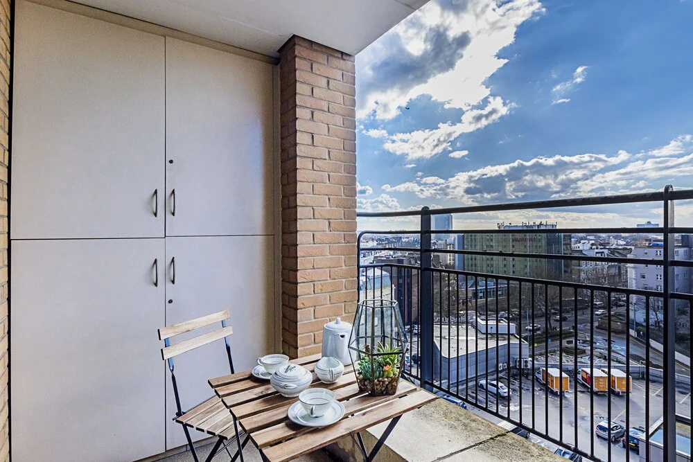 Deluxe Kensington Apartment With Balcony
