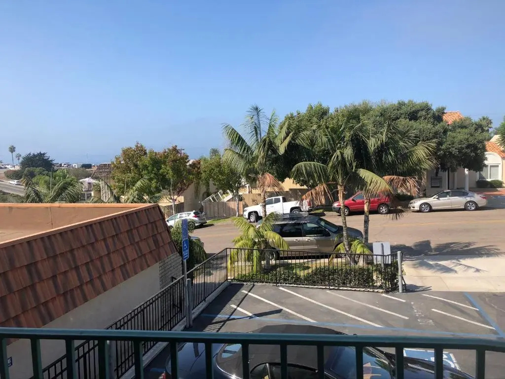Standard Double room with balcony (full double bed)