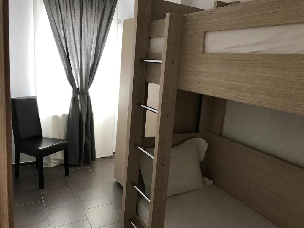 3 Bedrooms Apartment