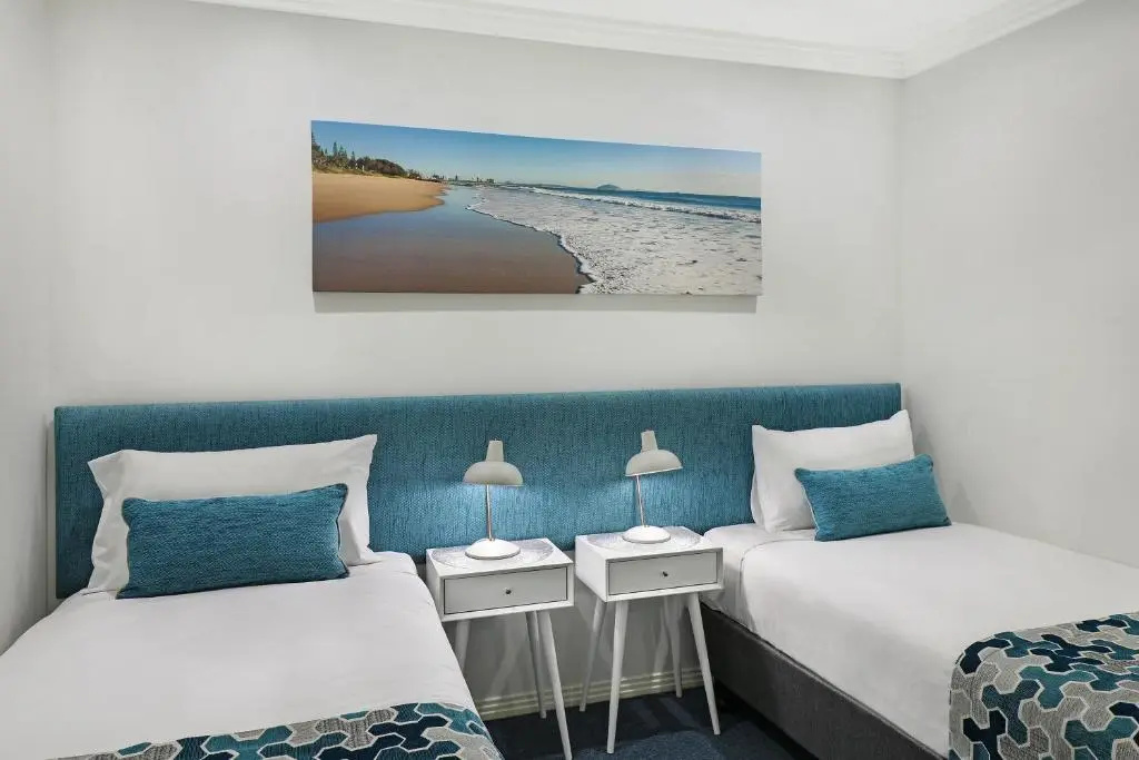 2 Bedrooms Superior Basement Apartment with partial view
