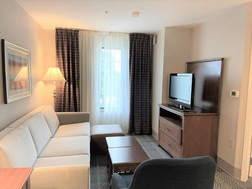 Staybridge Suites Milwaukee West-Oconomowoc by IHG - Chambres