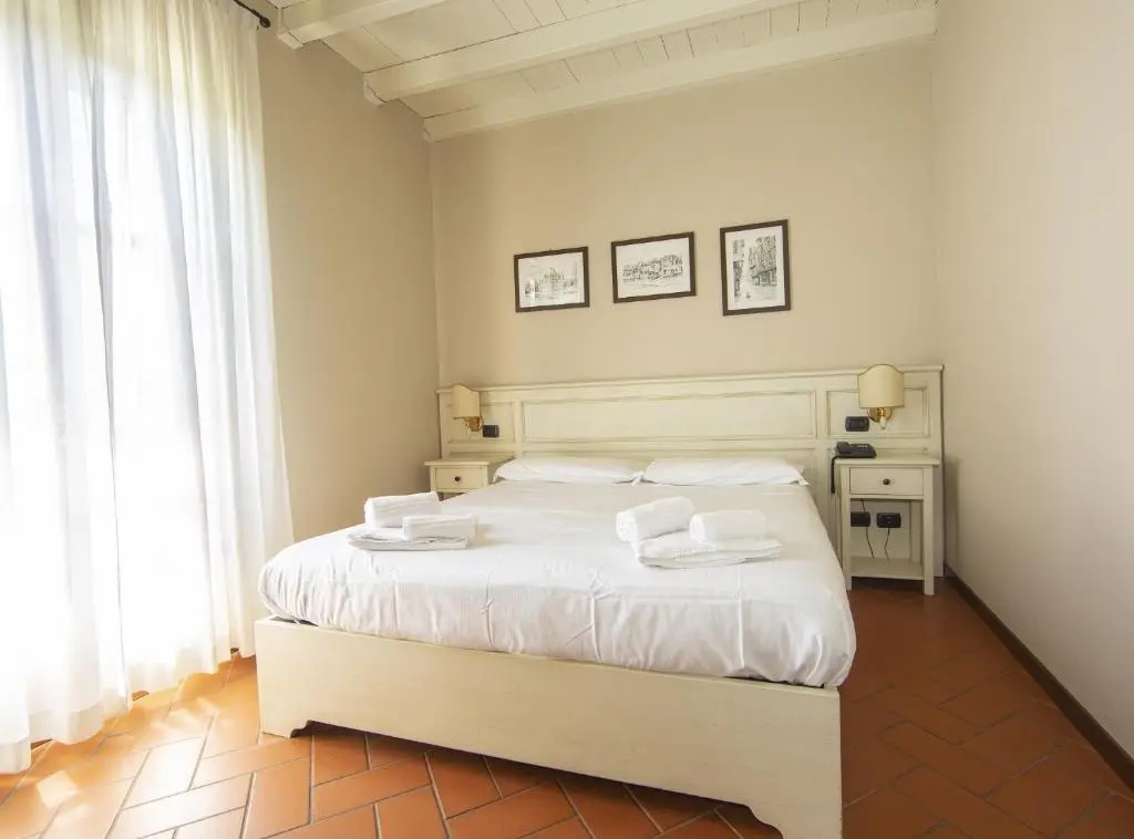 Standard Double room (full double bed)