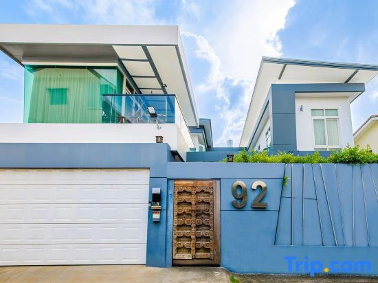 Luxury Pure Modern Pool Villa 5Bed Nr BTS|Central