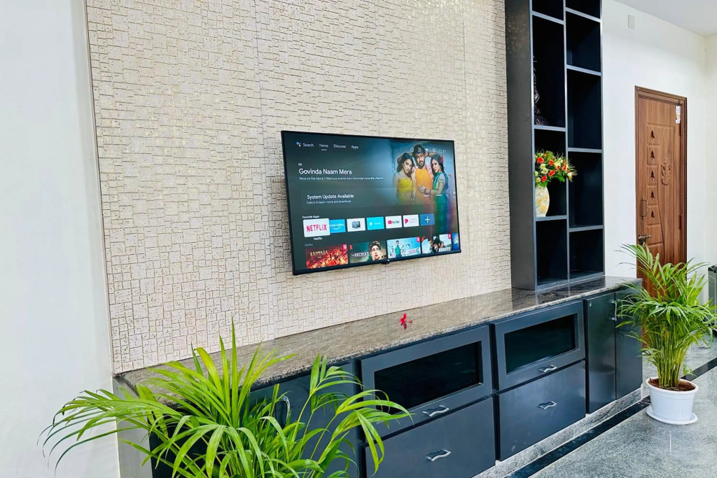TrueLife Homestays - Signature homes with all modern facilities for large group of families visiting Tirupati Temple - Fast WiFi, Kitchen, Android TV - VIP Road access to Tirumala without traffic - Best for guests driving from Bengaluru, Chennai, Airport
